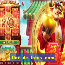 flor de lotus com lua tatuagem